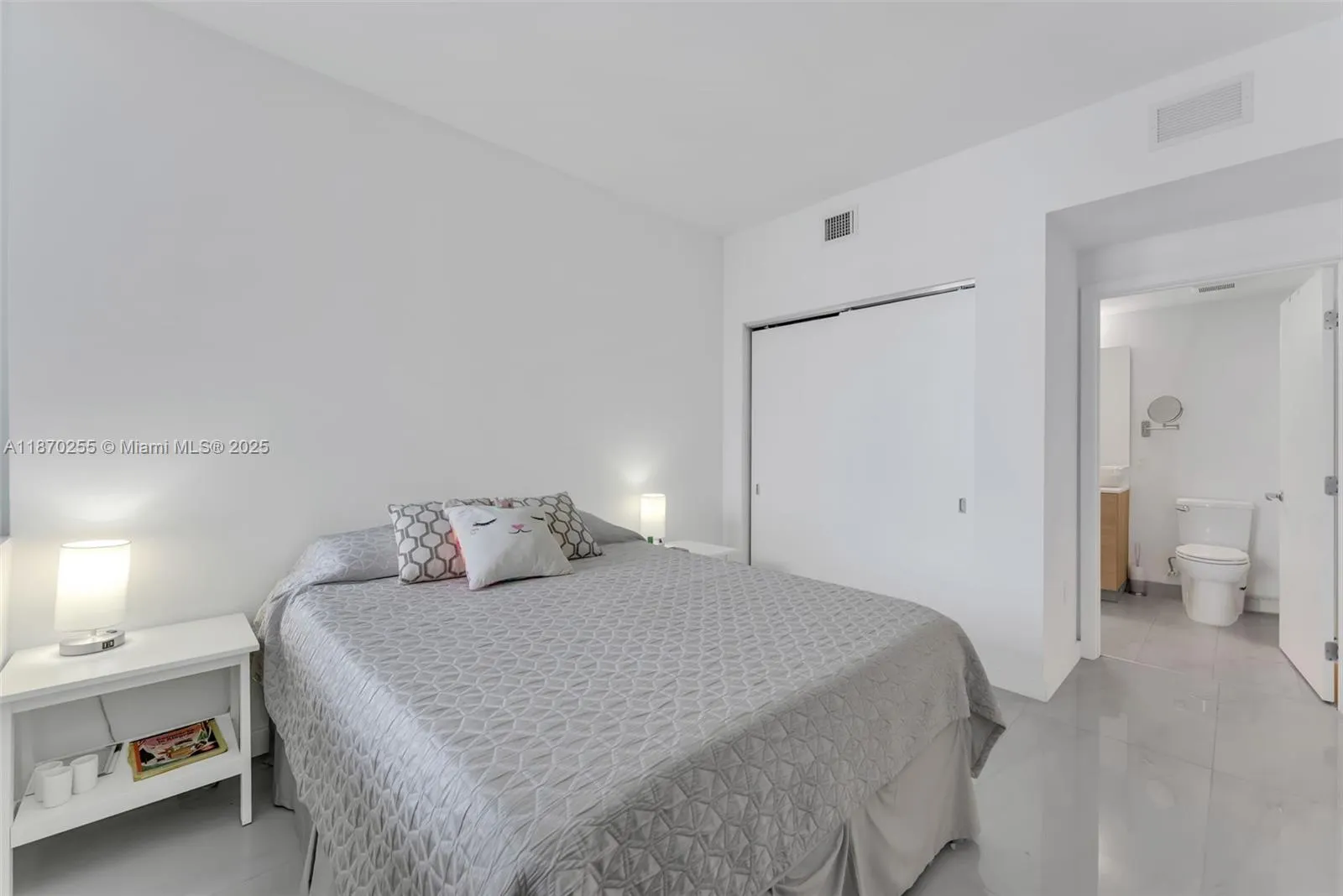 16385 Biscayne Blvd, #1819