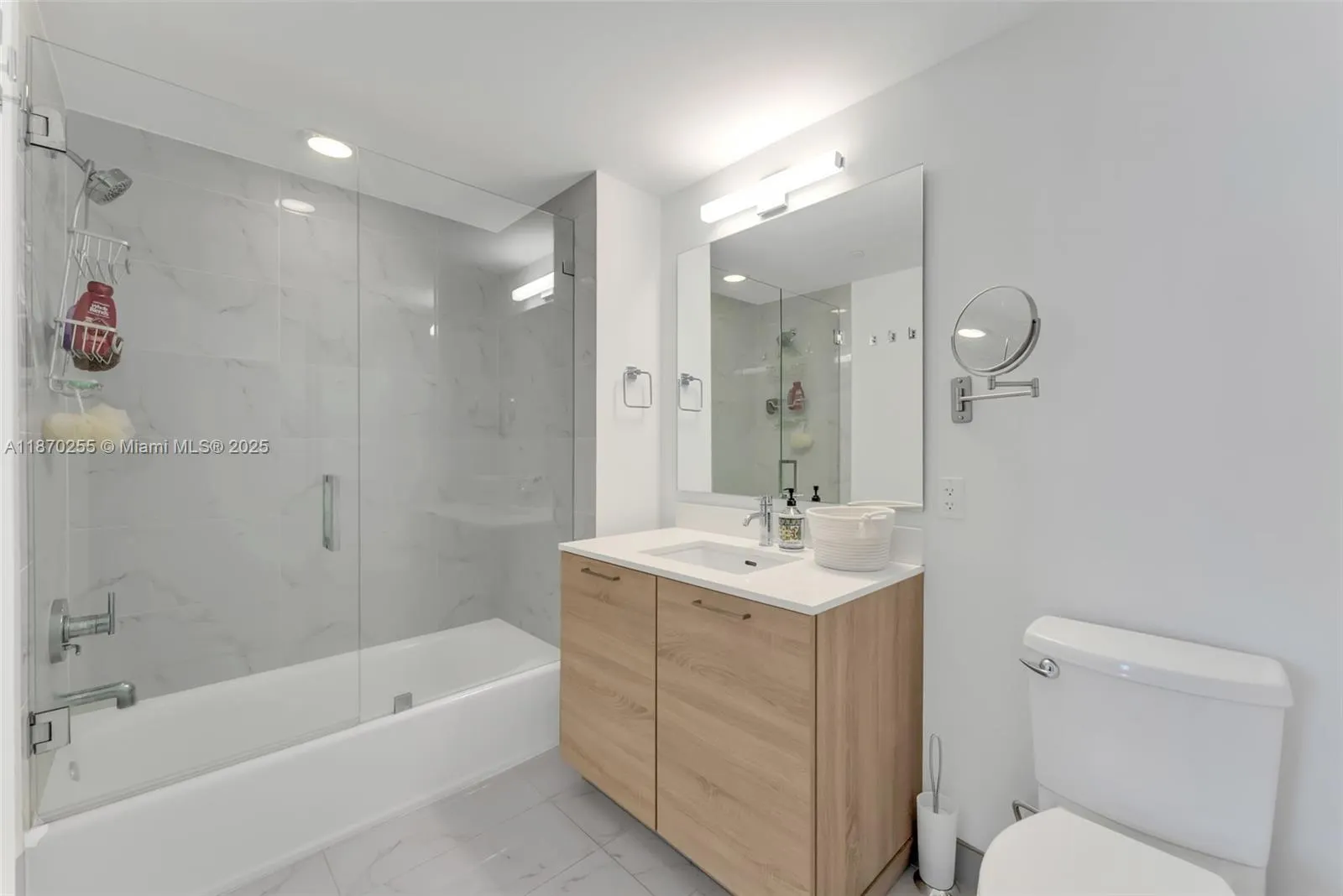 16385 Biscayne Blvd, #1819