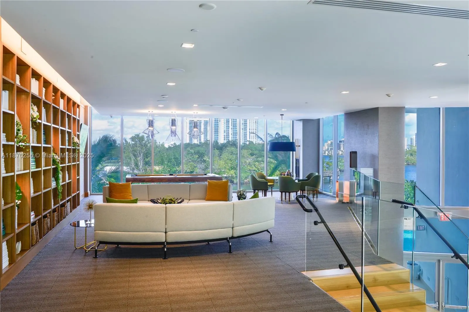 16385 Biscayne Blvd, #1819