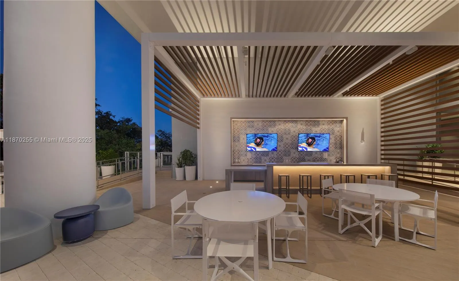 16385 Biscayne Blvd, #1819
