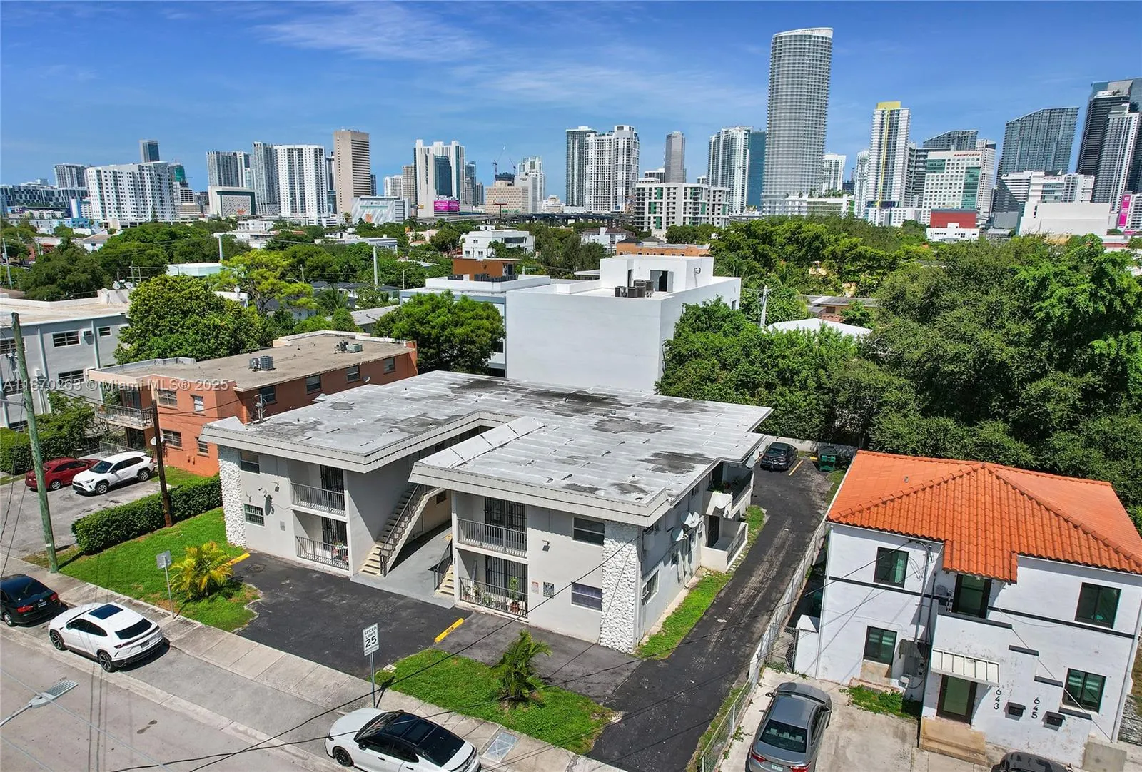 635 SW 7th Ct