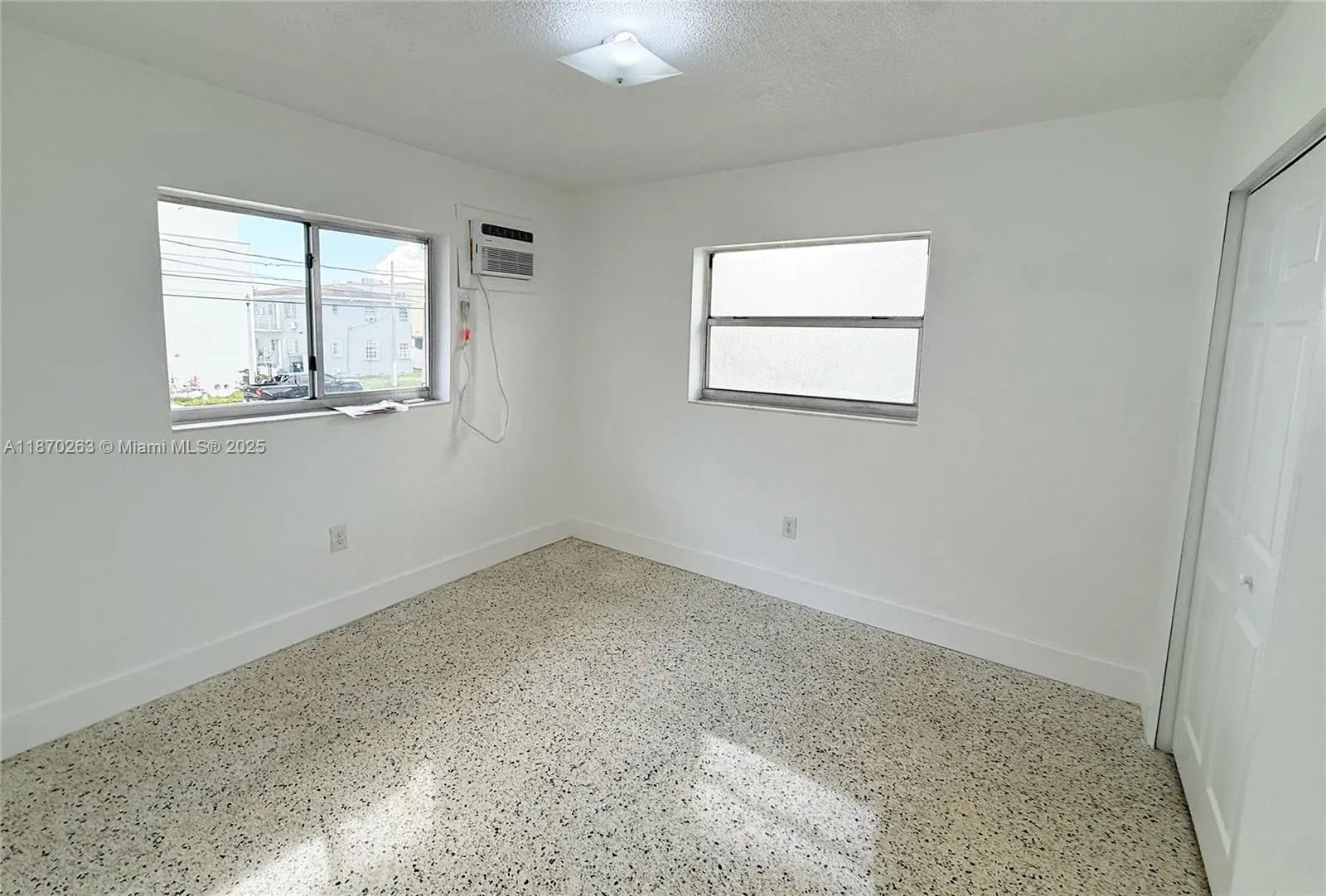 635 SW 7th Ct