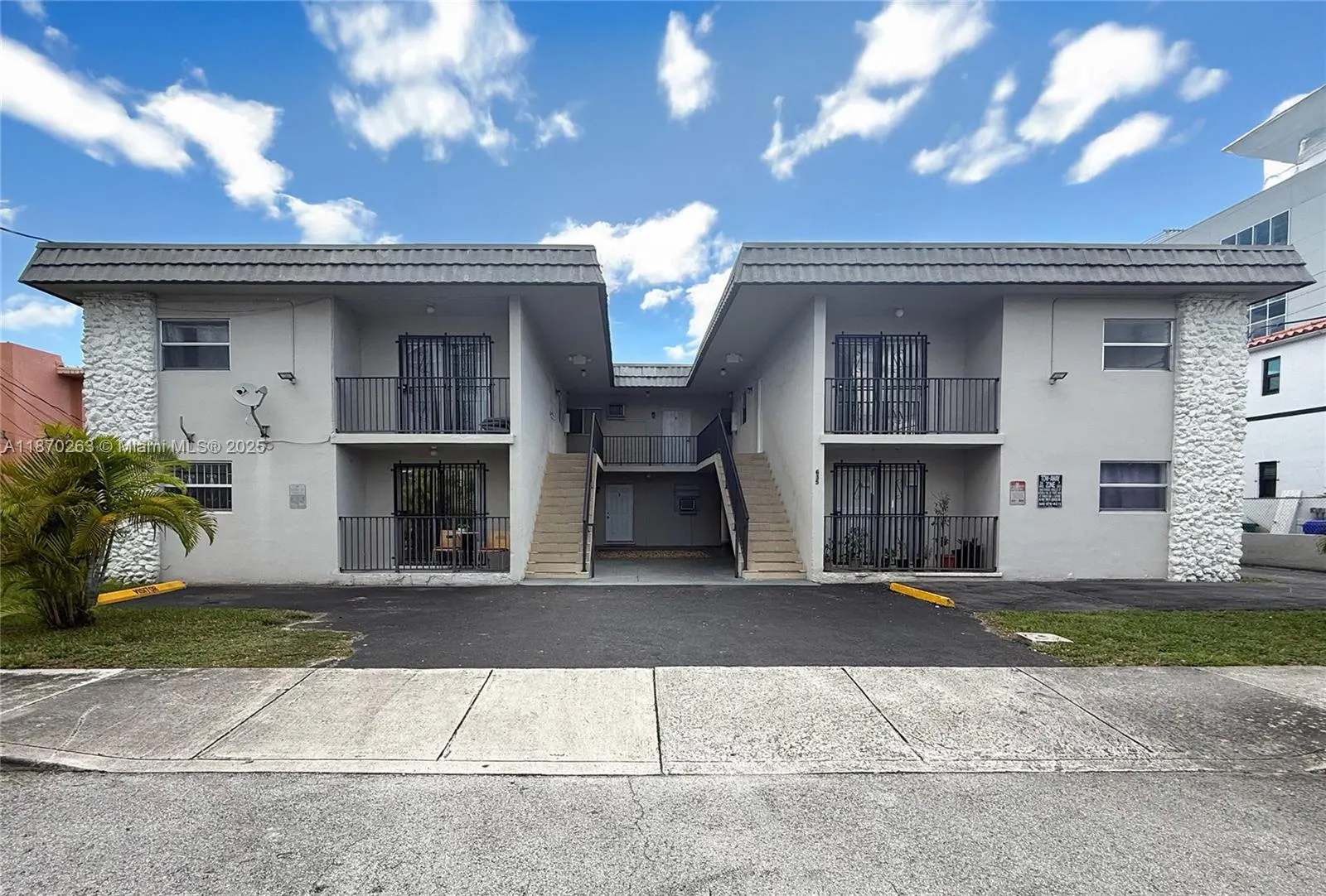 635 SW 7th Ct