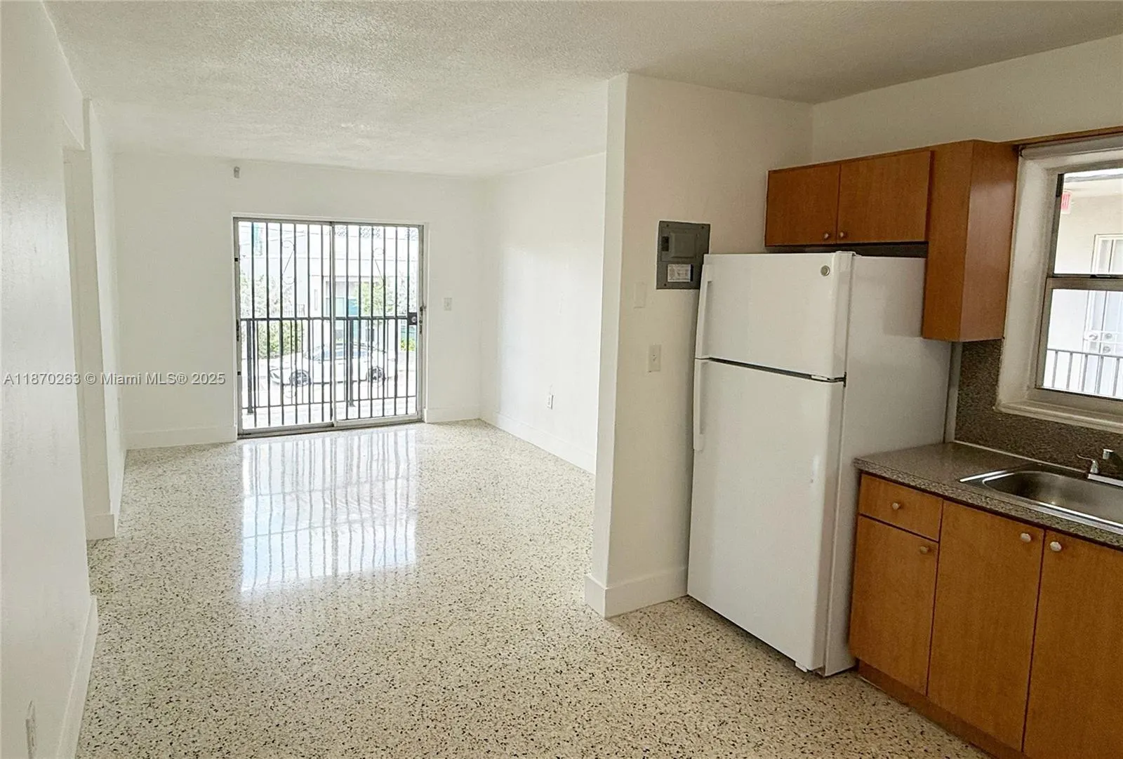 635 SW 7th Ct