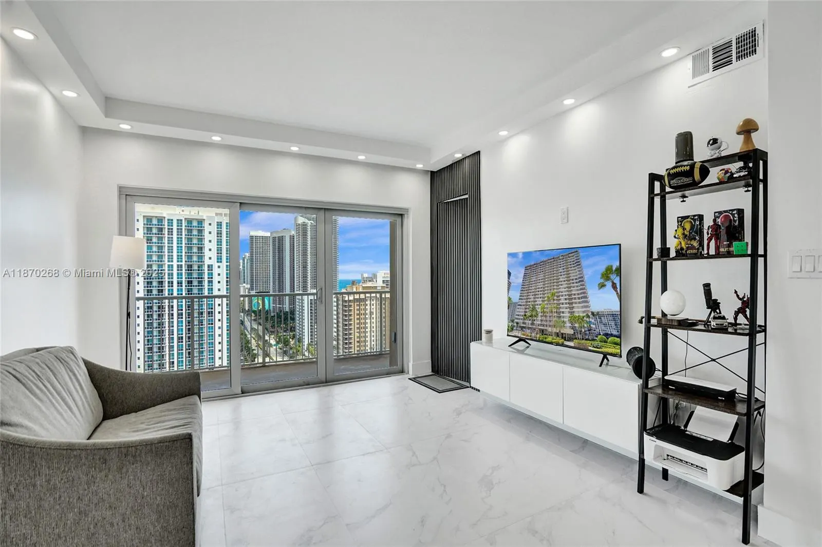 1985 S Ocean Dr, #11L