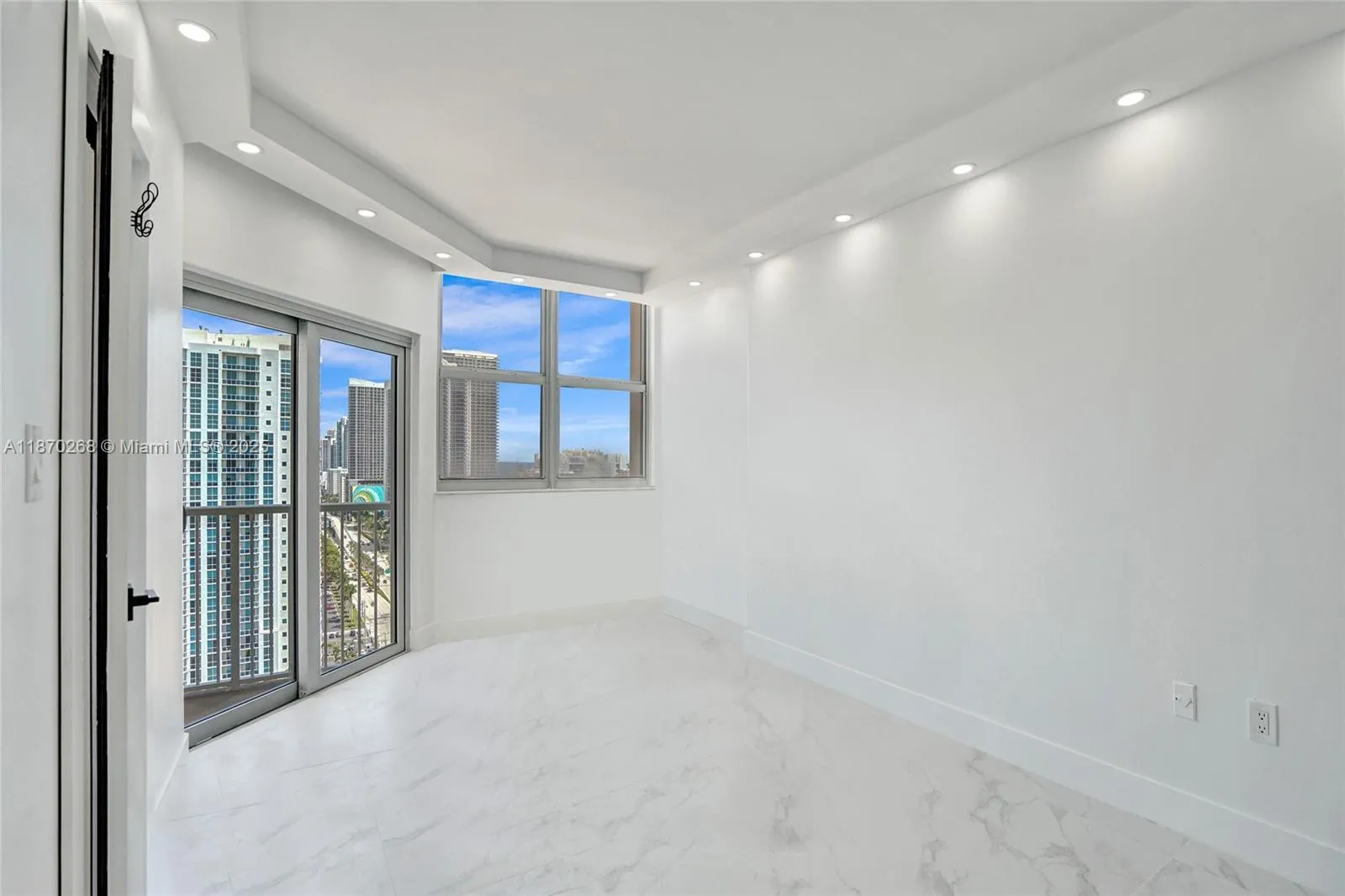 1985 S Ocean Dr, #11L