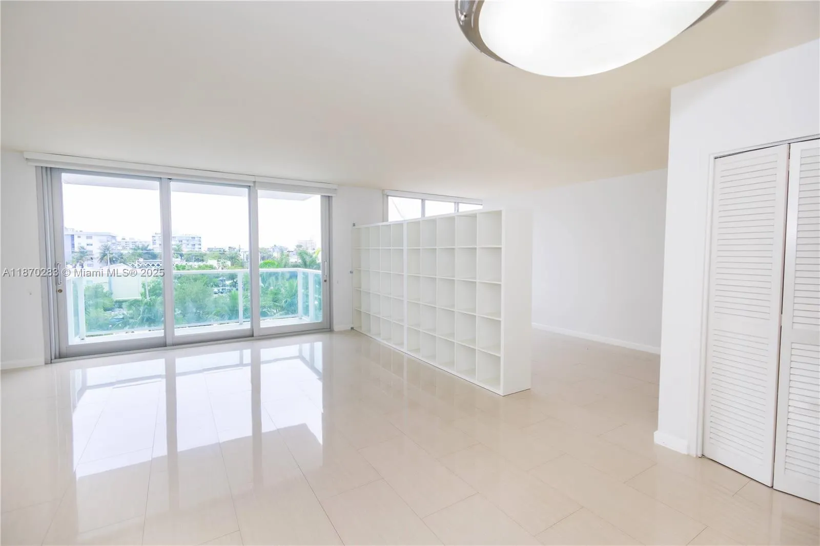 1000 West Ave, #430