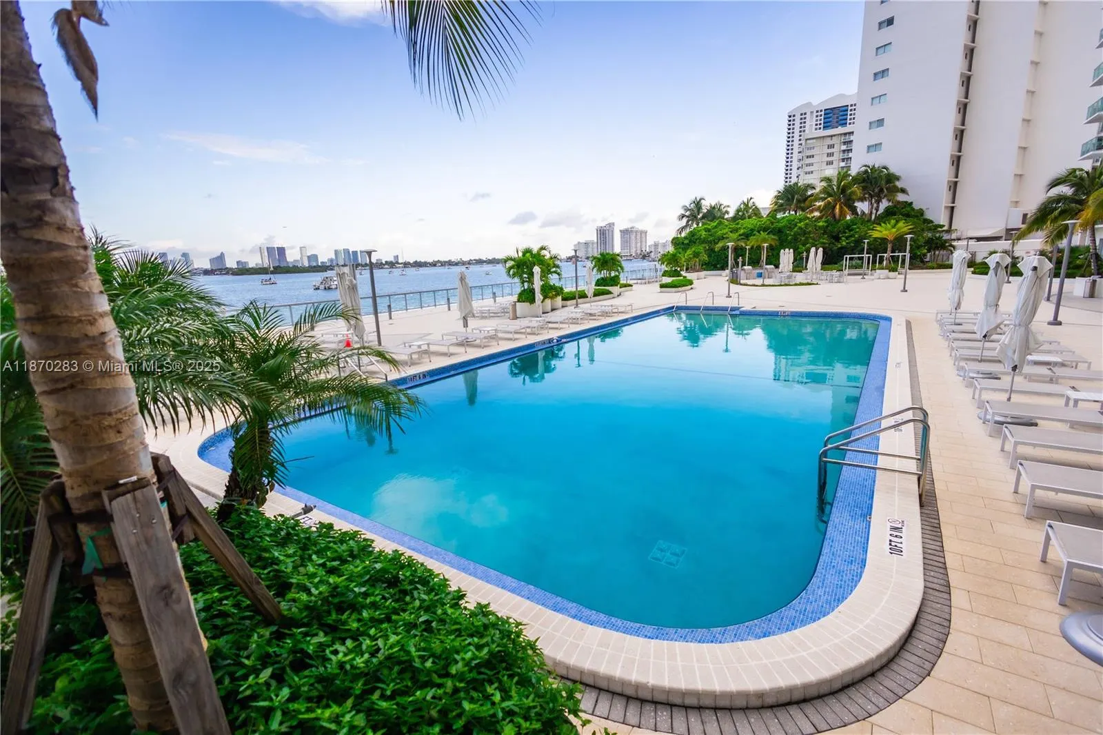 1000 West Ave, #430