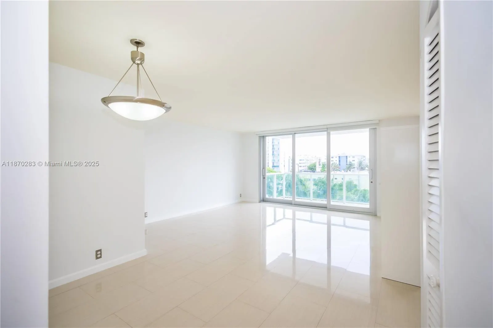 1000 West Ave, #430