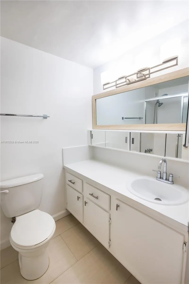 1000 West Ave, #430
