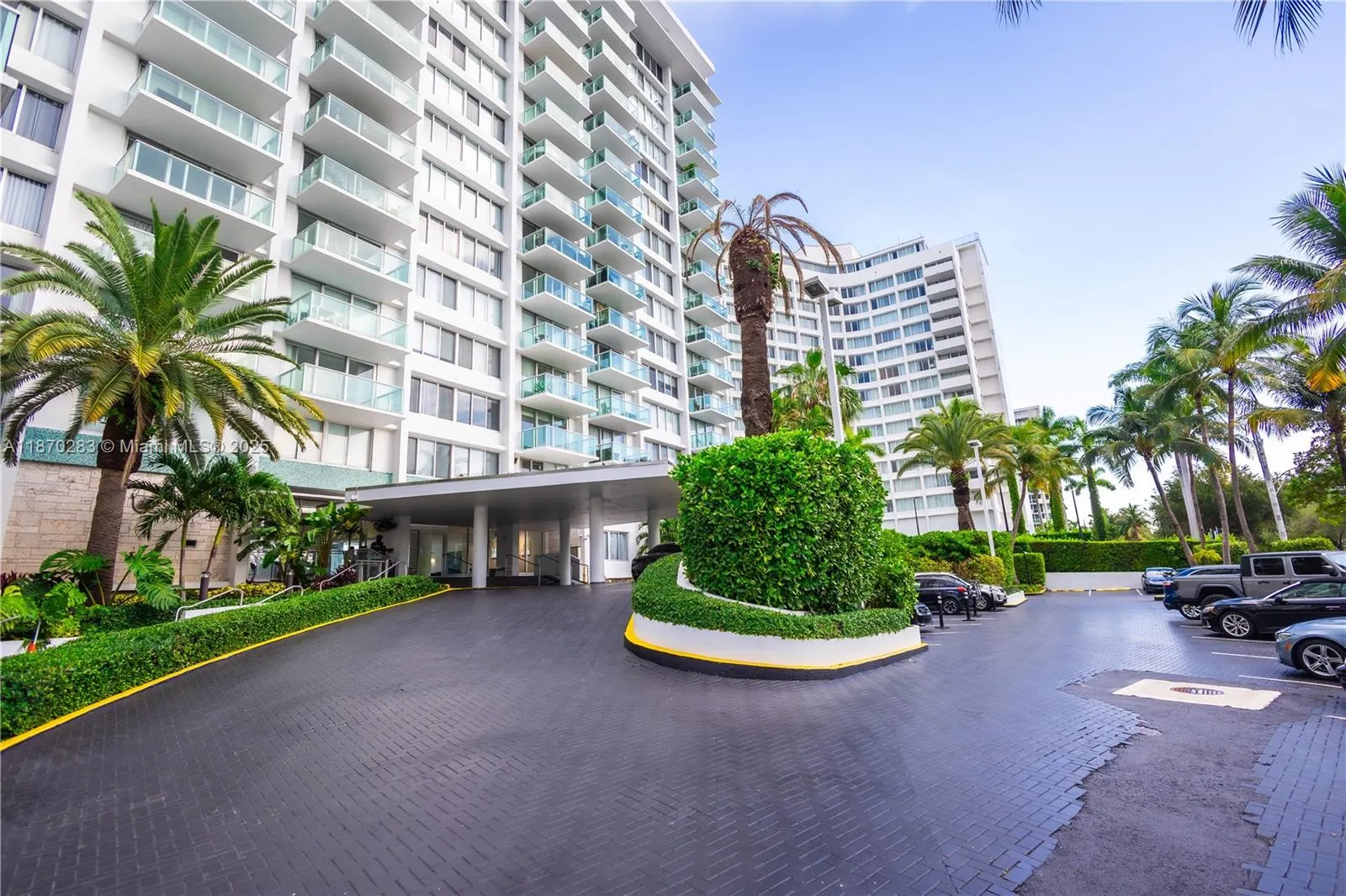 1000 West Ave, #430