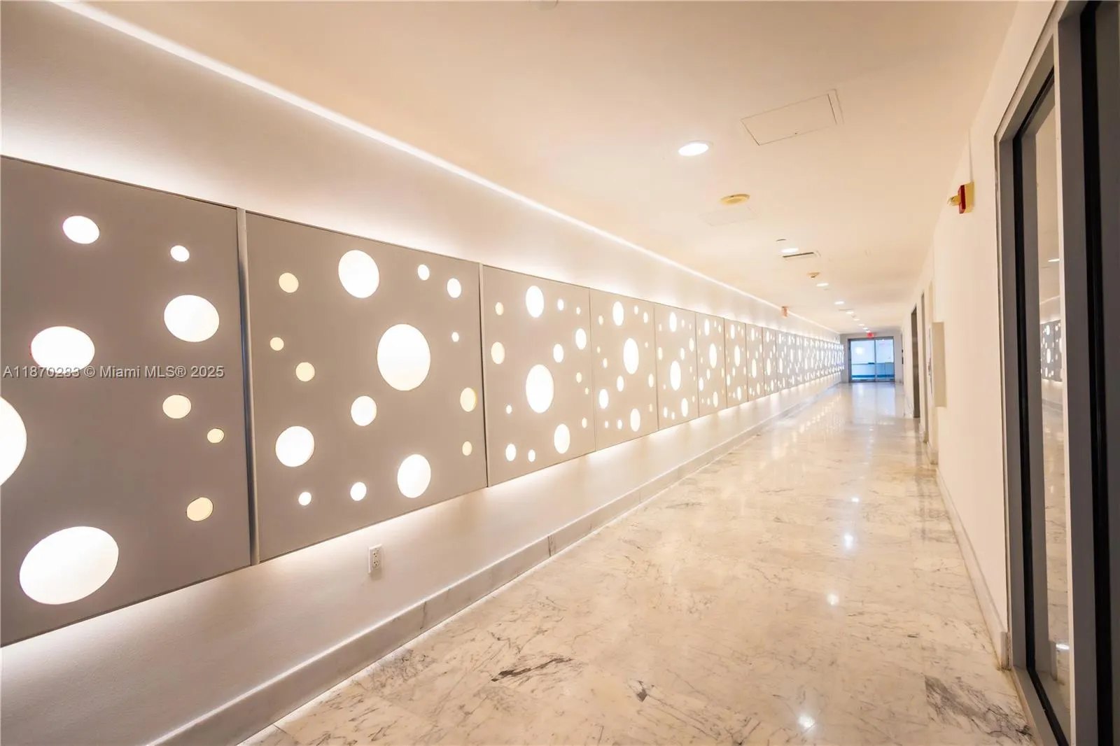 1000 West Ave, #430