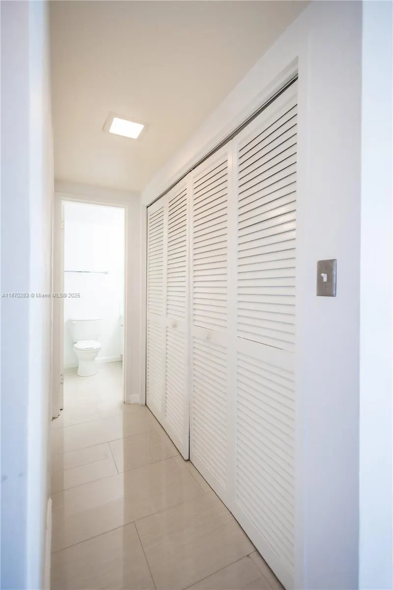 1000 West Ave, #430