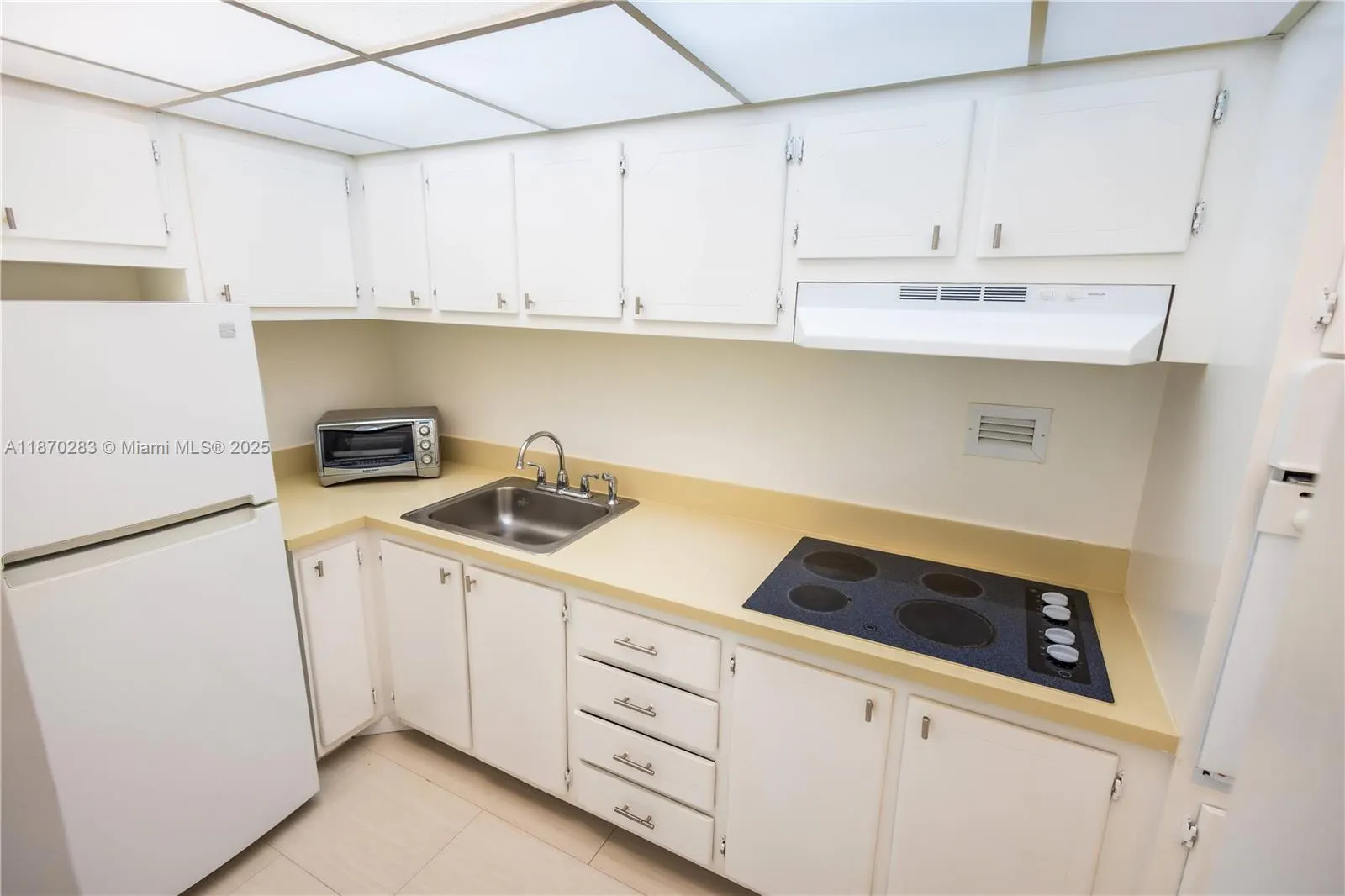 1000 West Ave, #430