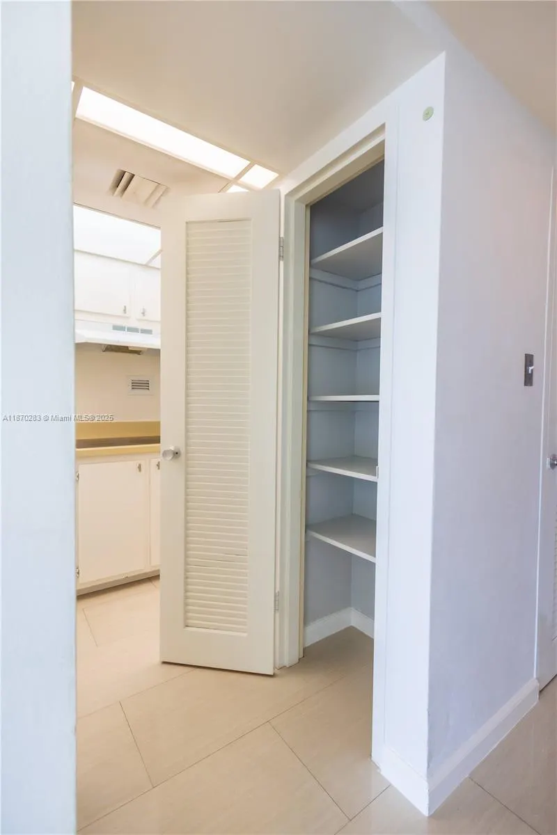 1000 West Ave, #430