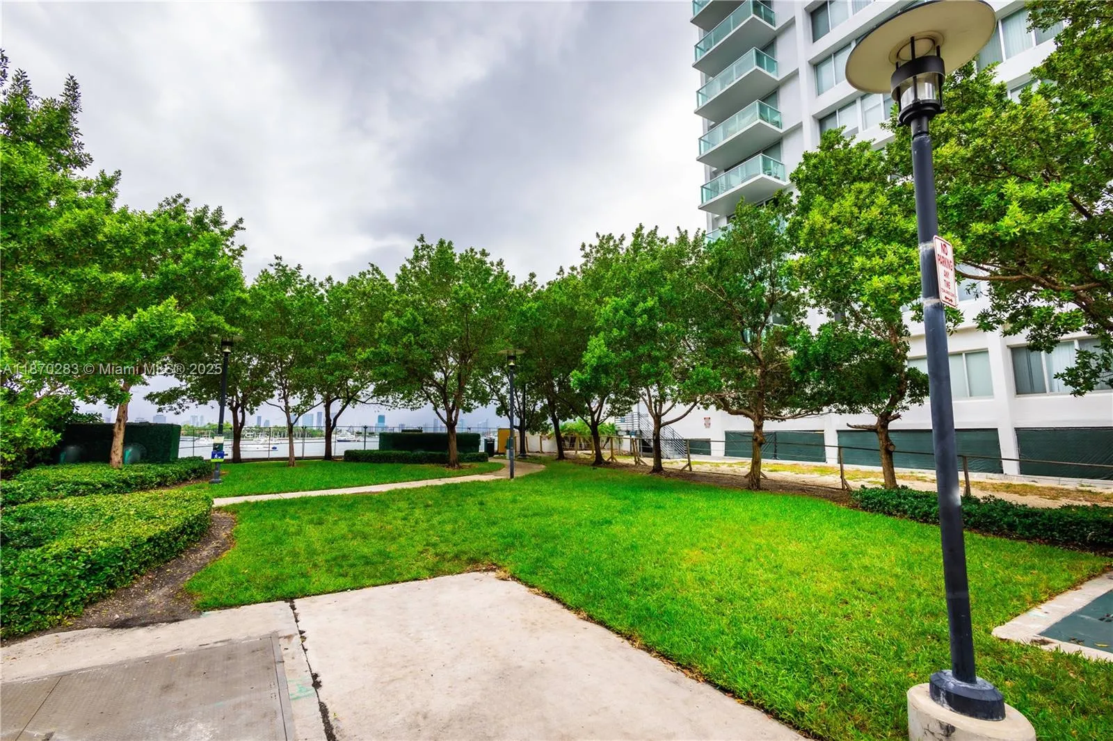 1000 West Ave, #430