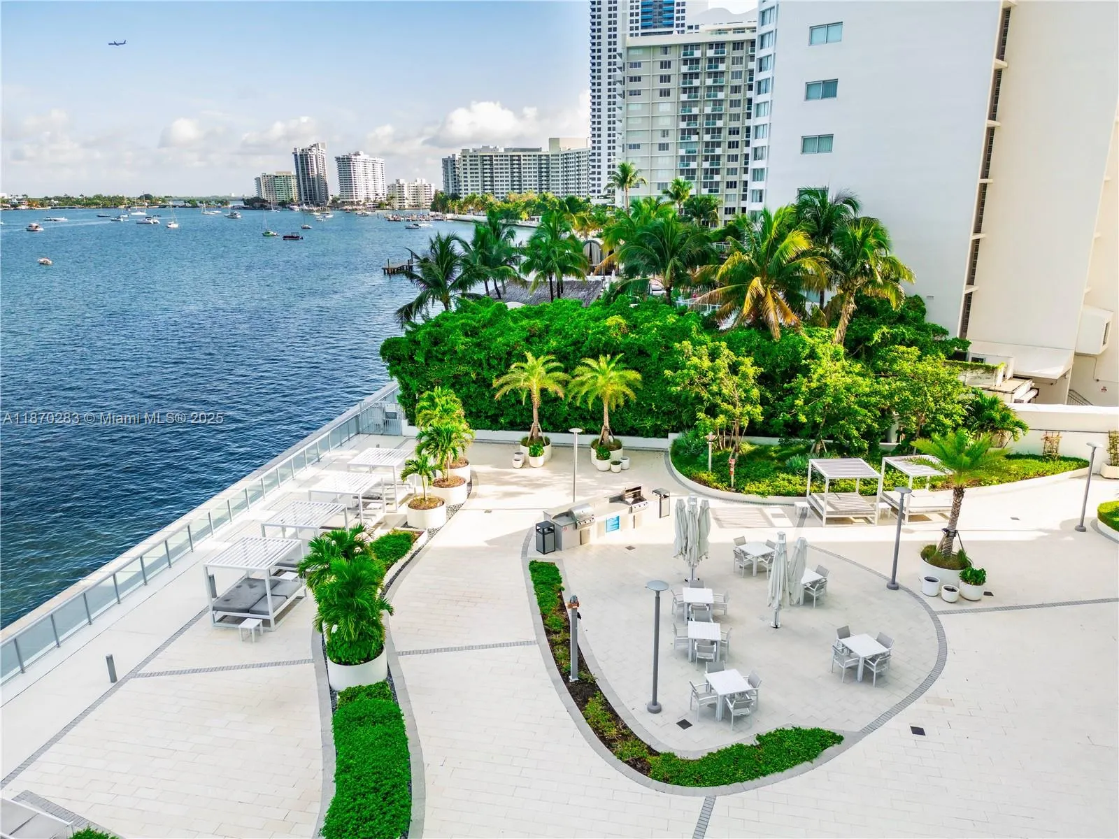 1000 West Ave, #430