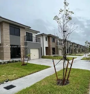 1167 NW 2nd St