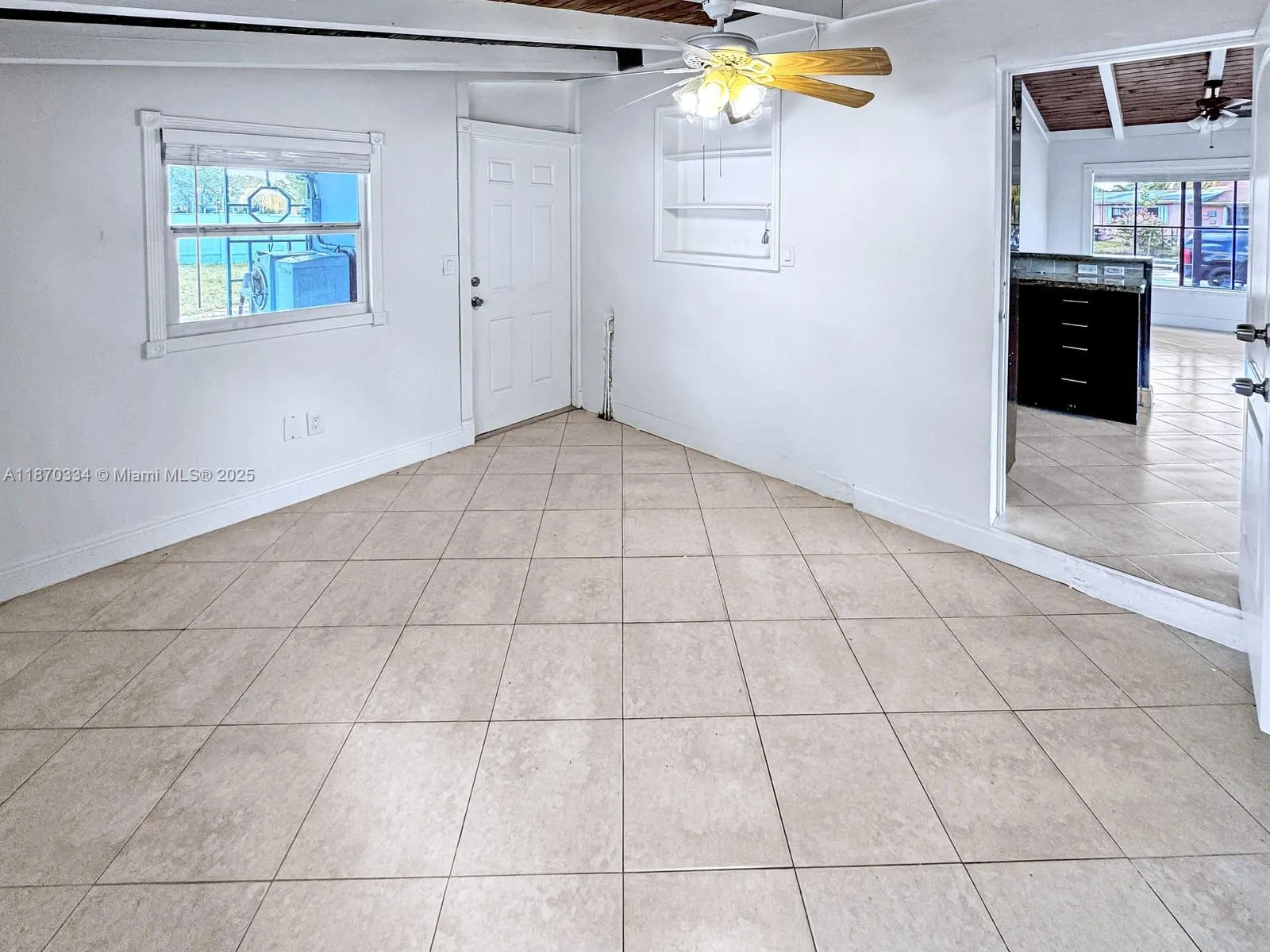 2861 Davie Blvd