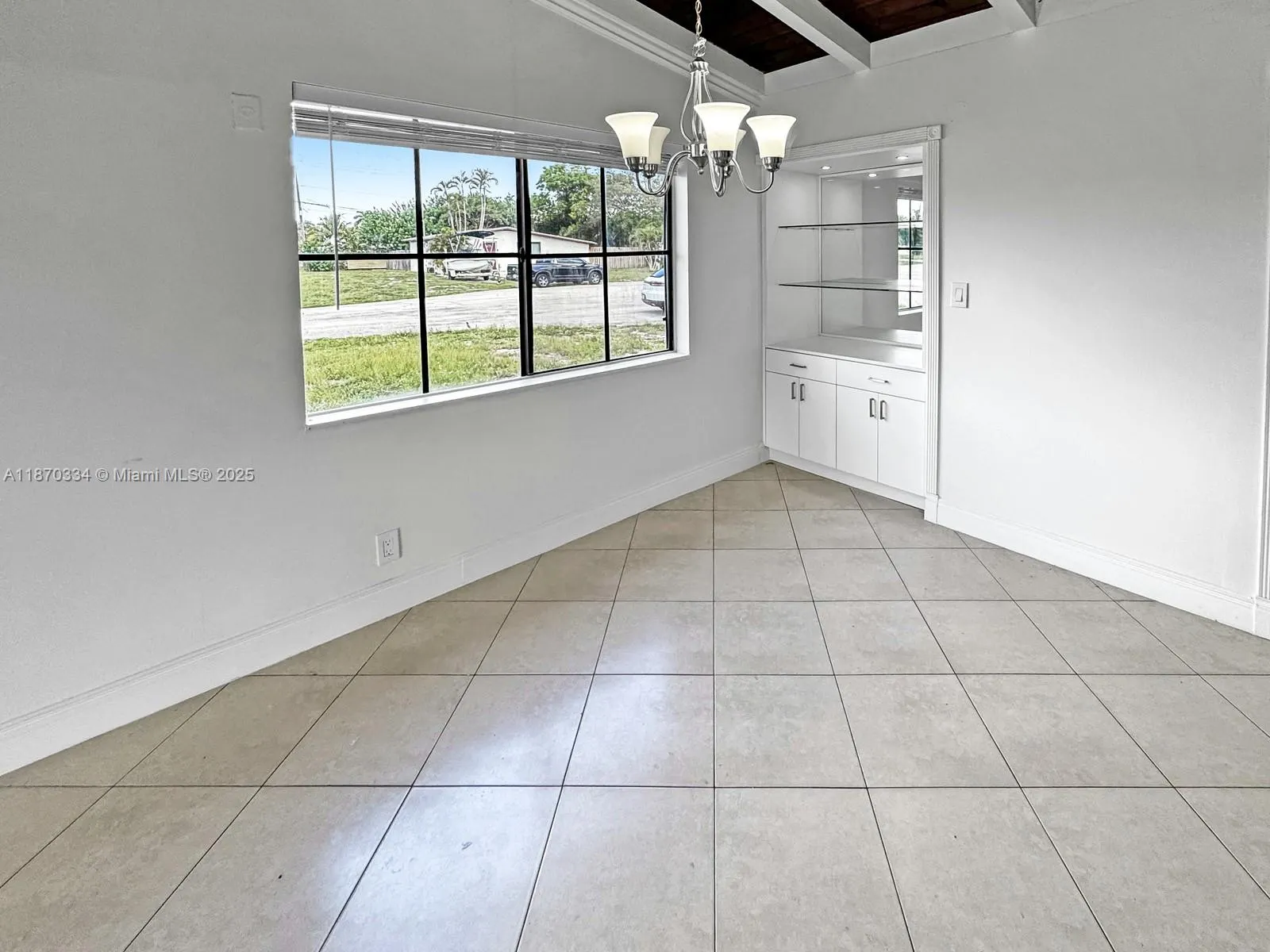 2861 Davie Blvd