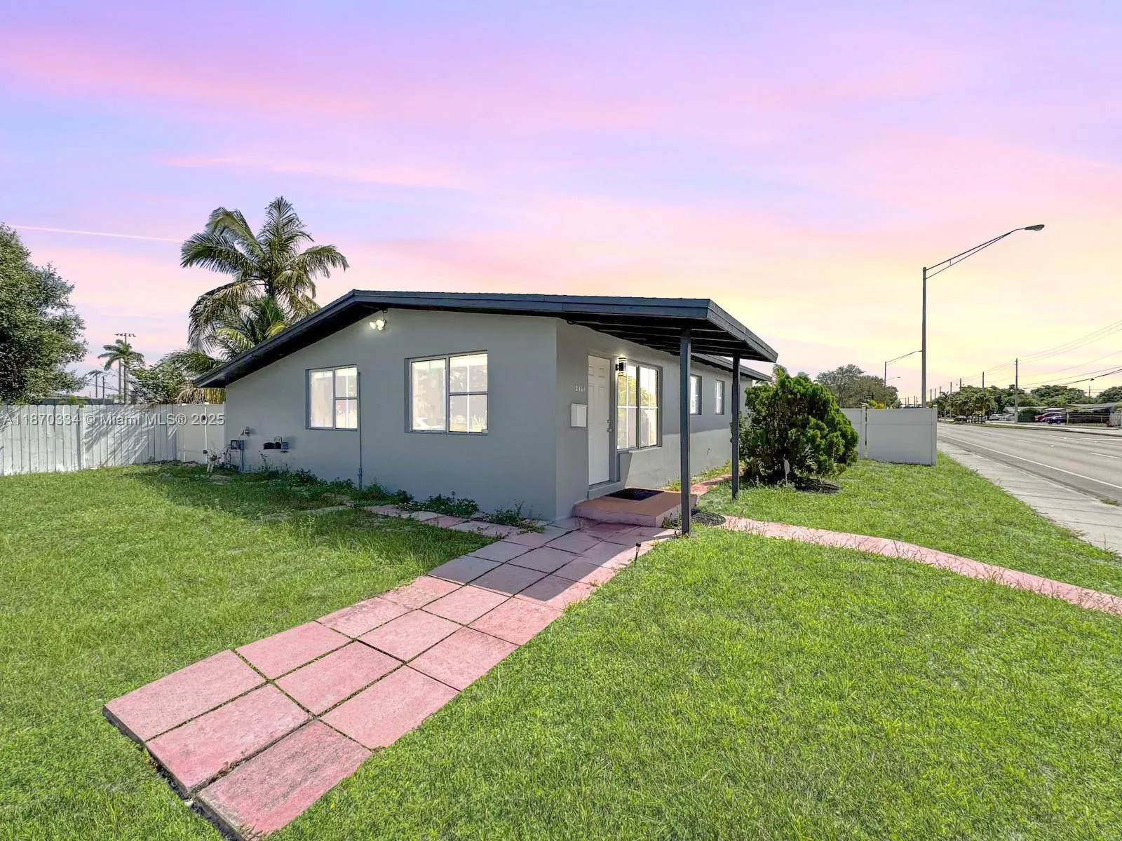 2861 Davie Blvd