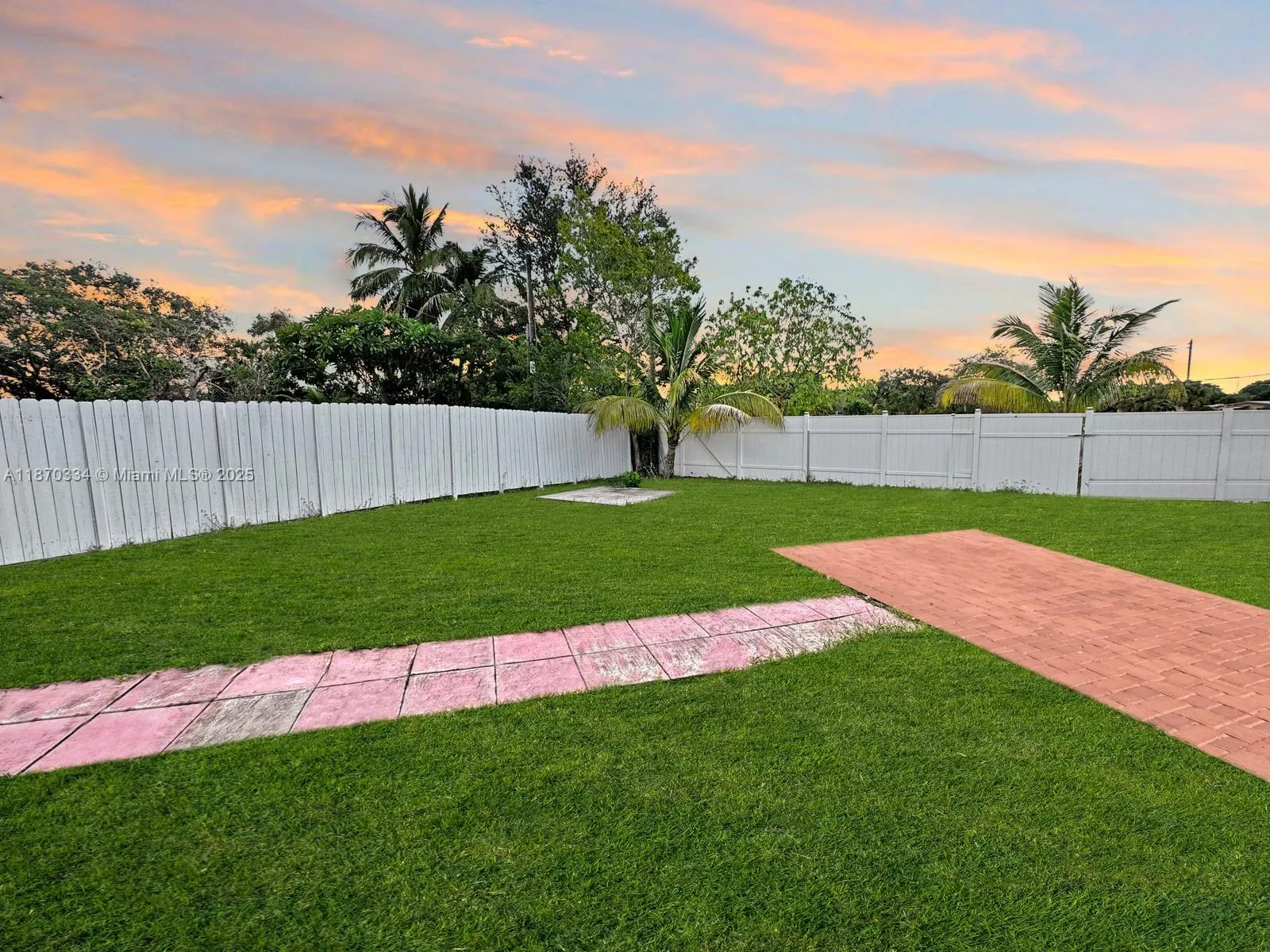 2861 Davie Blvd
