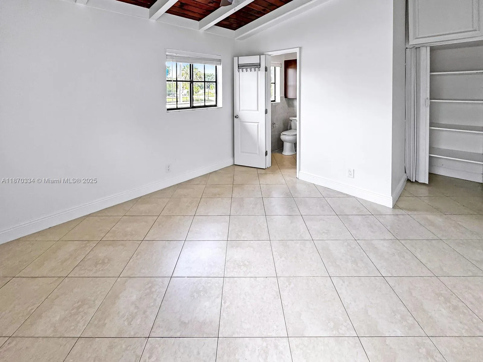 2861 Davie Blvd