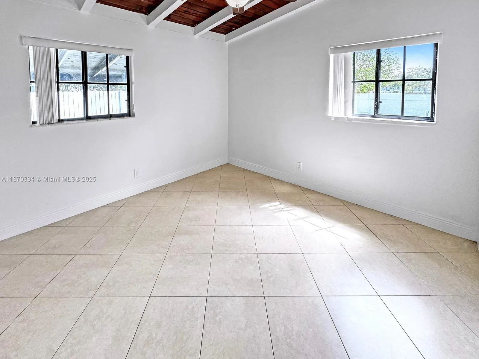 2861 Davie Blvd