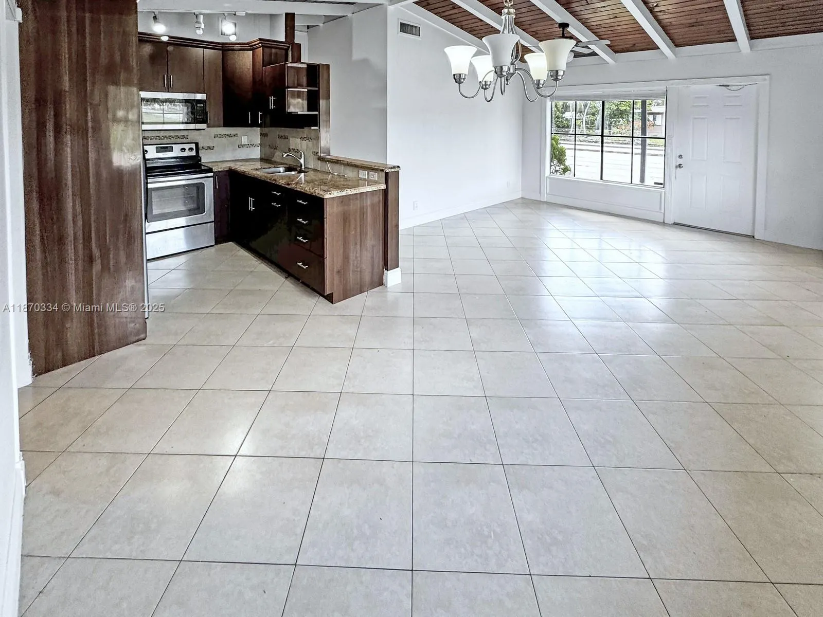 2861 Davie Blvd