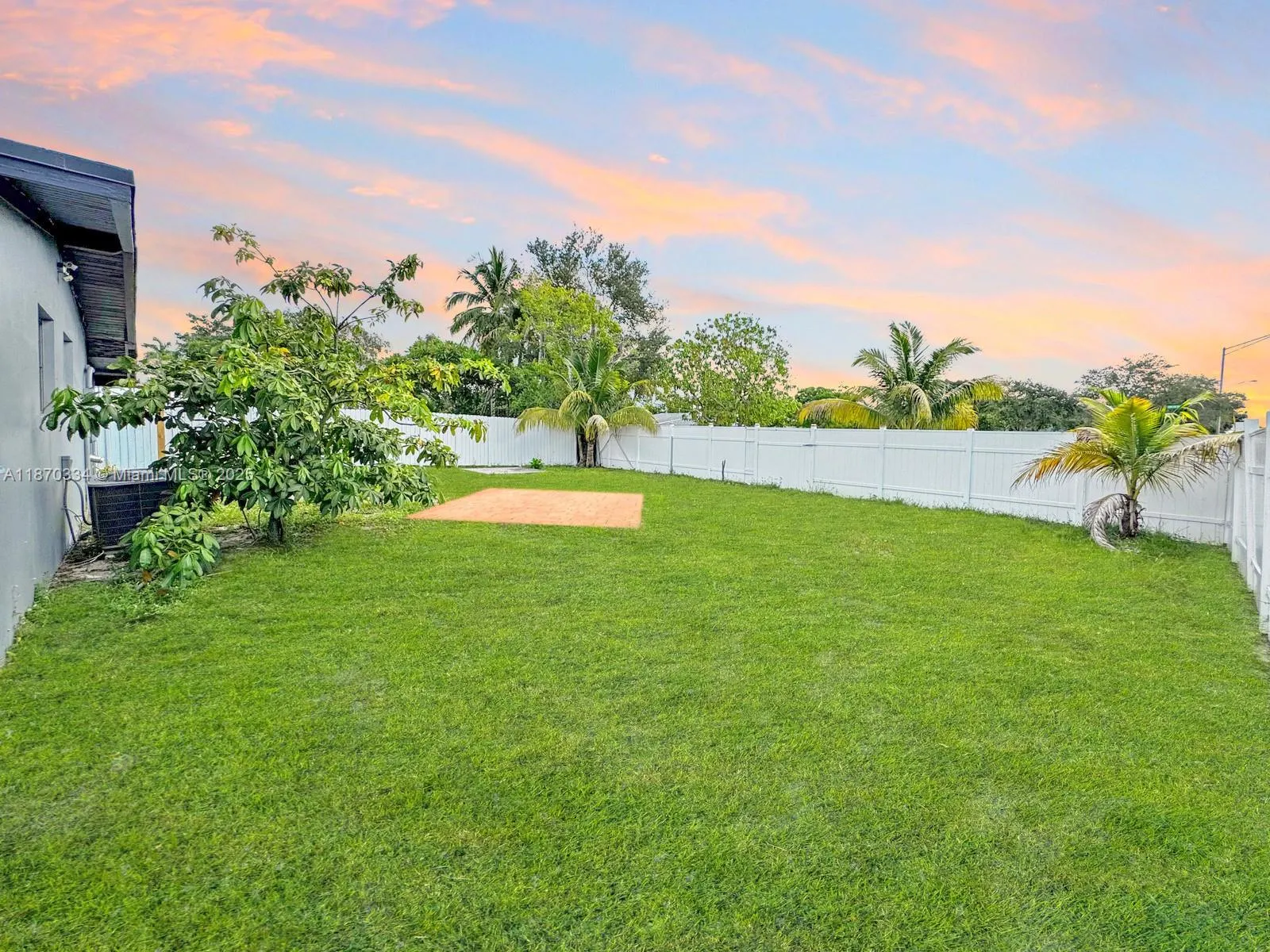 2861 Davie Blvd