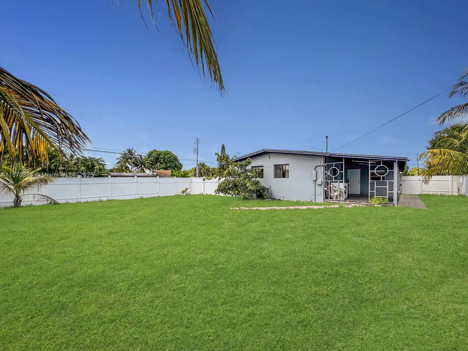 2861 Davie Blvd