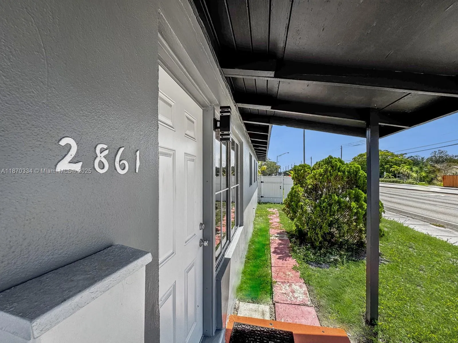 2861 Davie Blvd