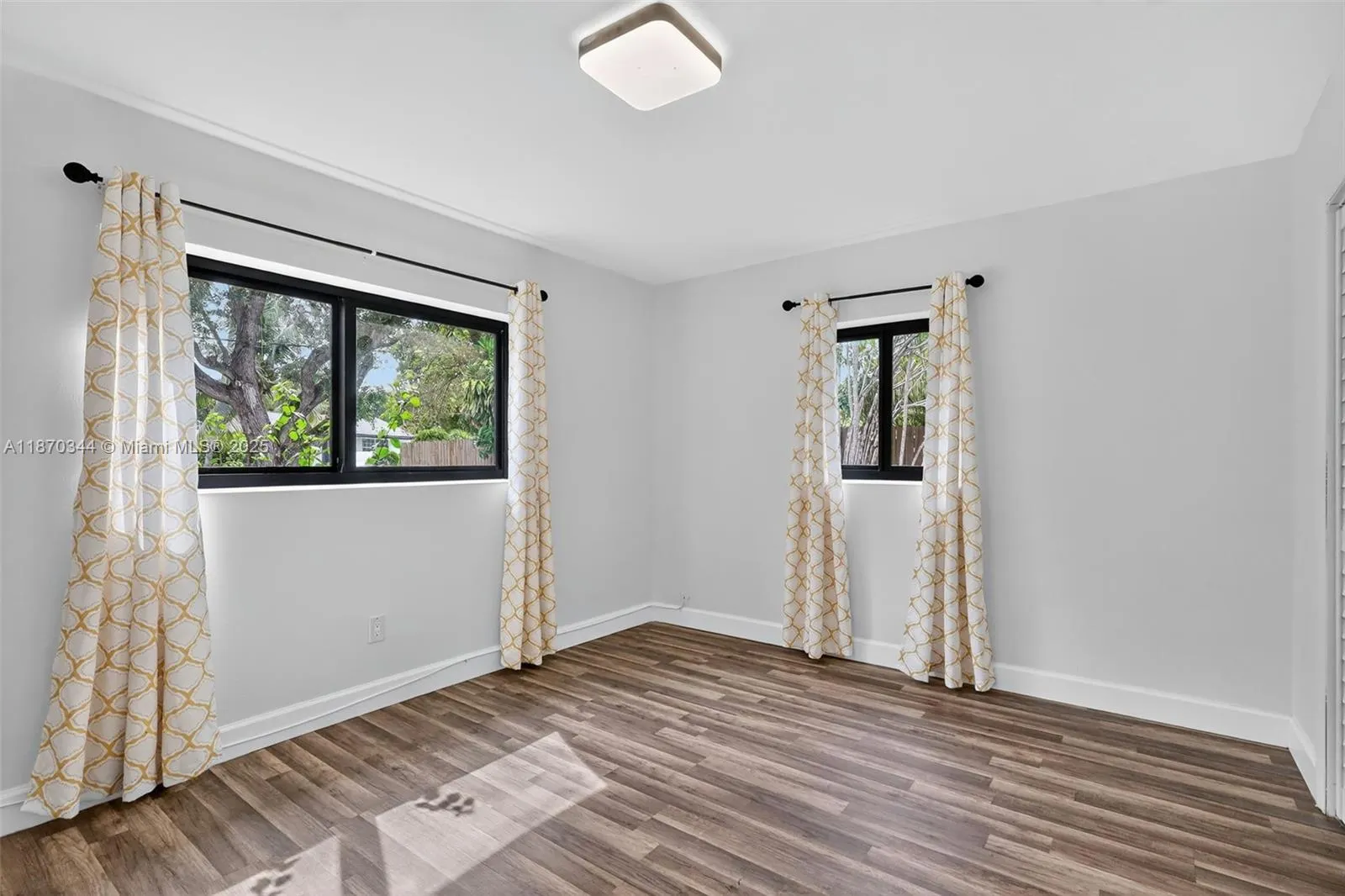 606 N 28th Ave