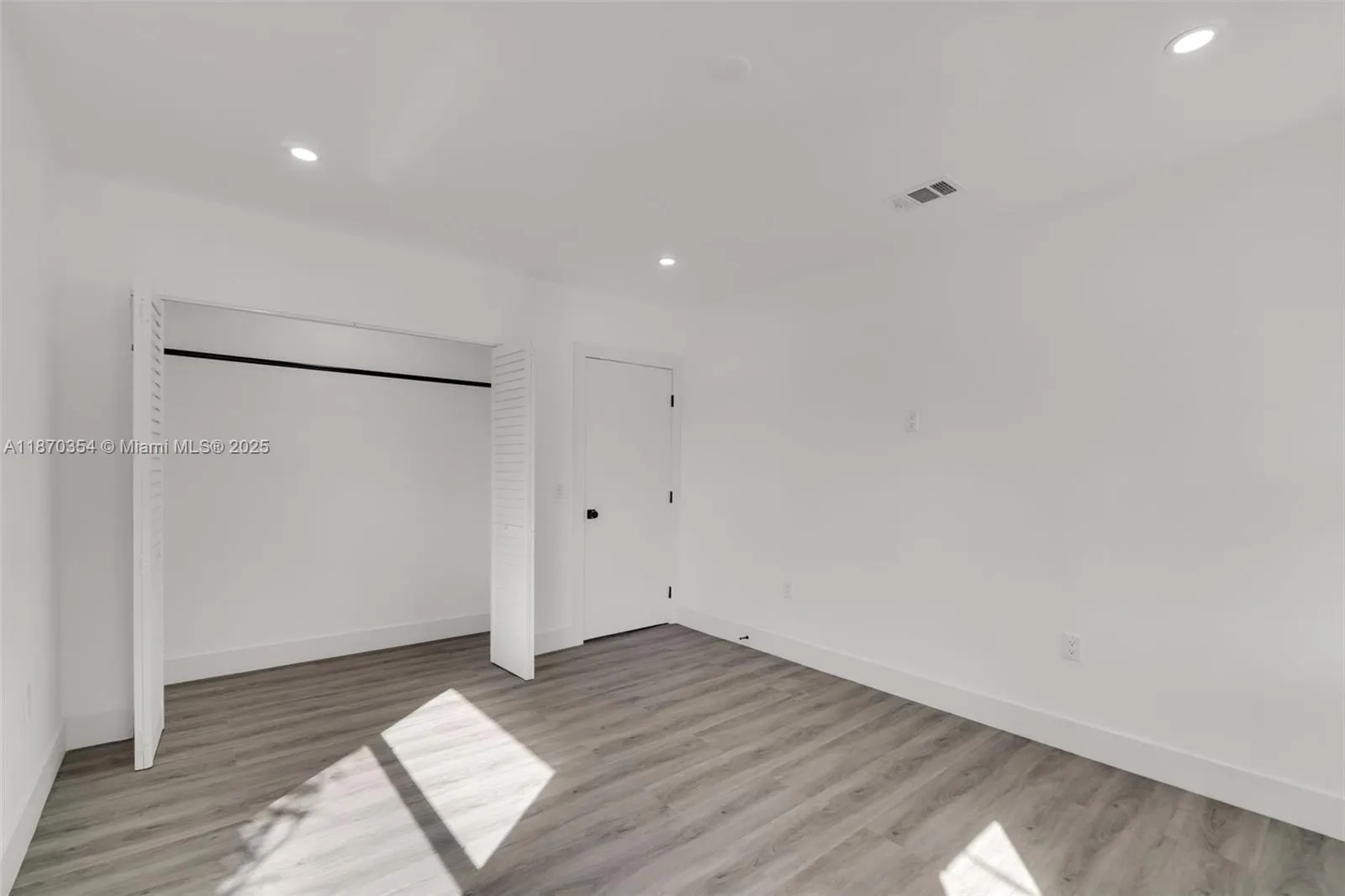 30 SW 7th St