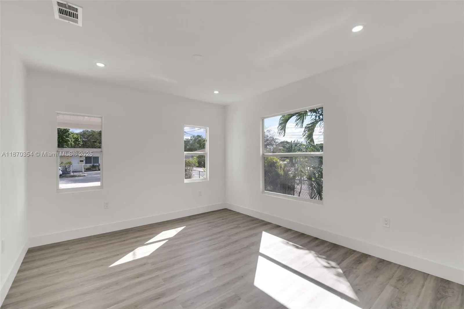 30 SW 7th St