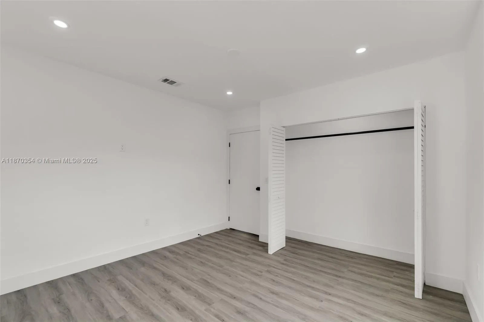 30 SW 7th St