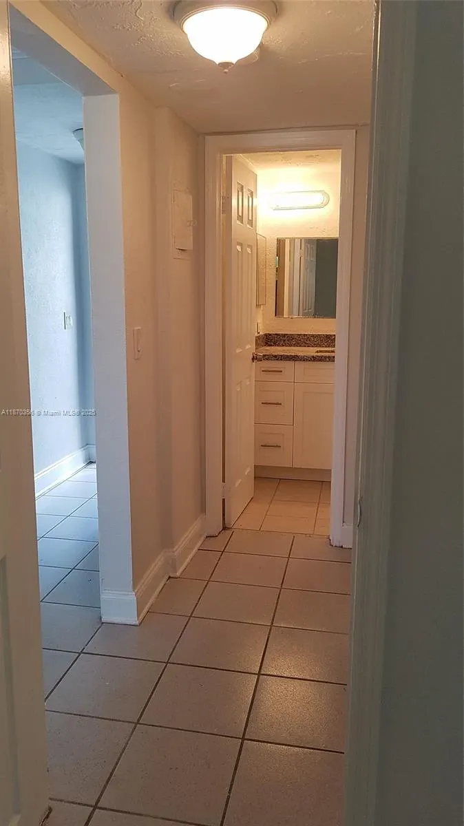 130 Mendoza Ave, #21
