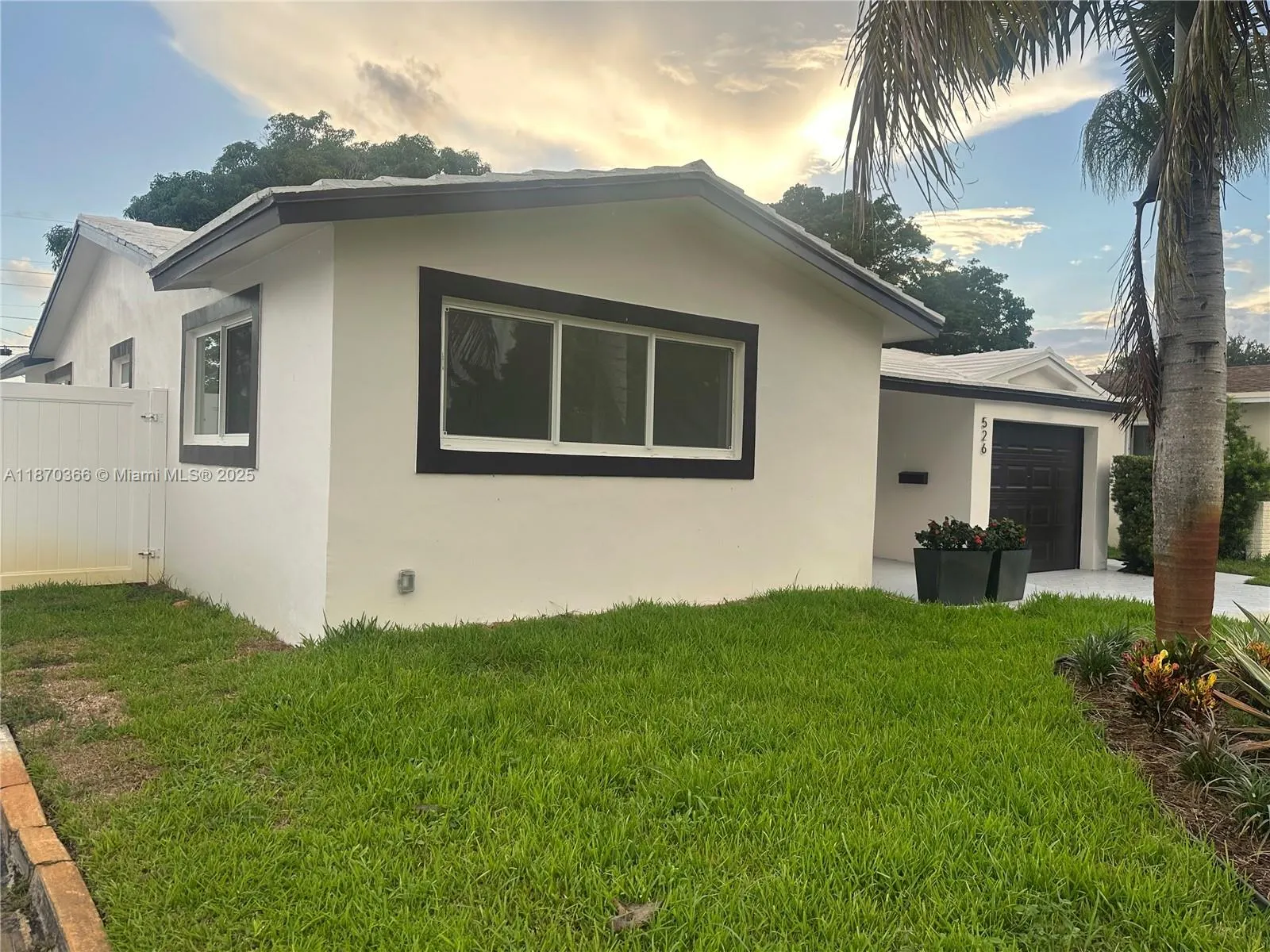 526 S Rainbow Dr, #0