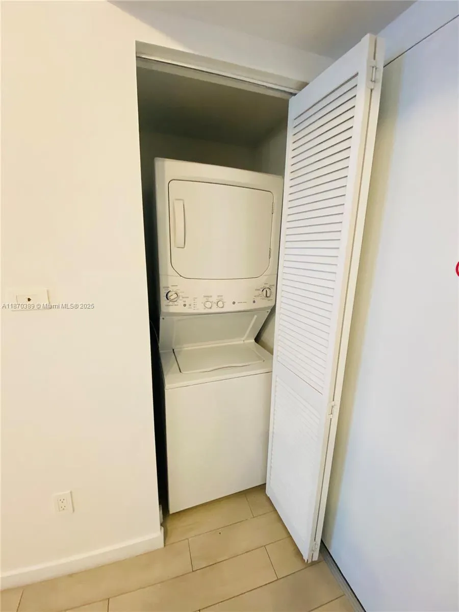 2602 E Hallandale Beach Blvd, #R2510