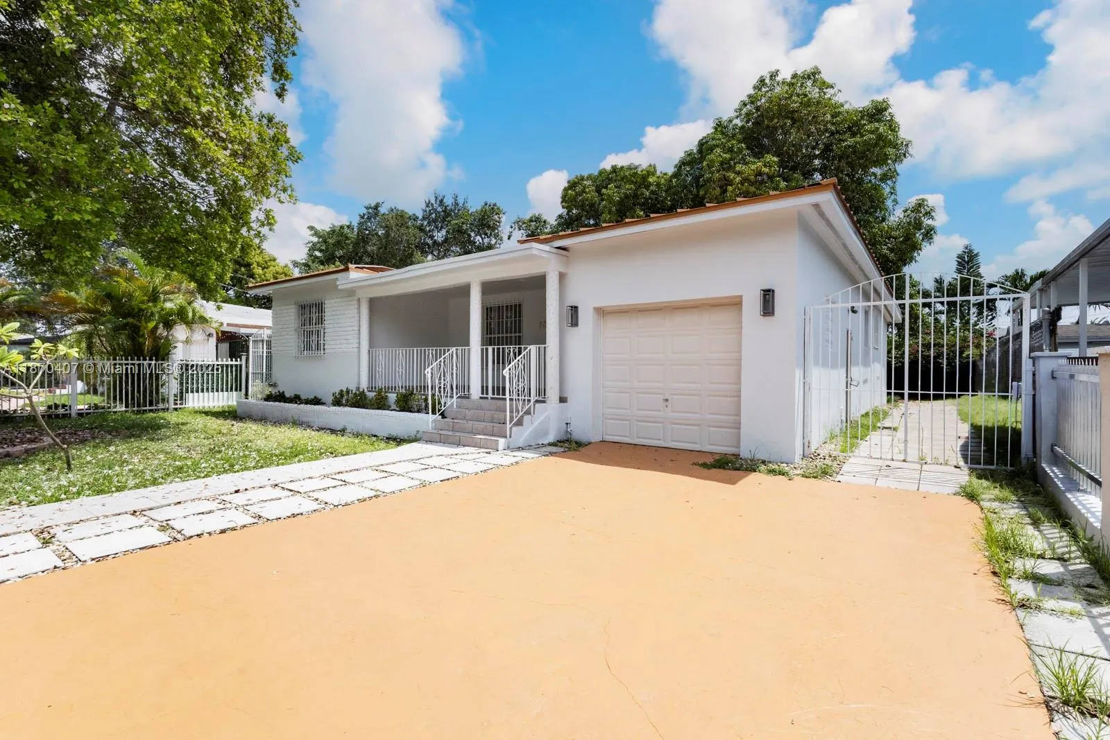 2350 SW 2nd St