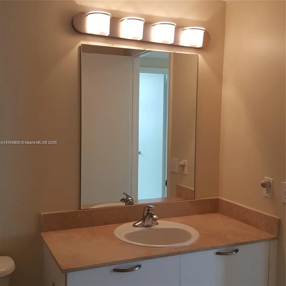3180 SW 22 ST, #905