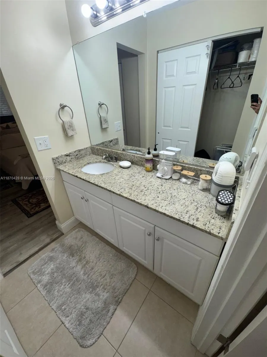 1428 SE 4th Ave, #103