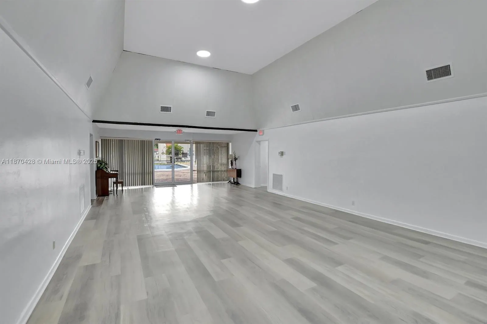 1428 SE 4th Ave, #103