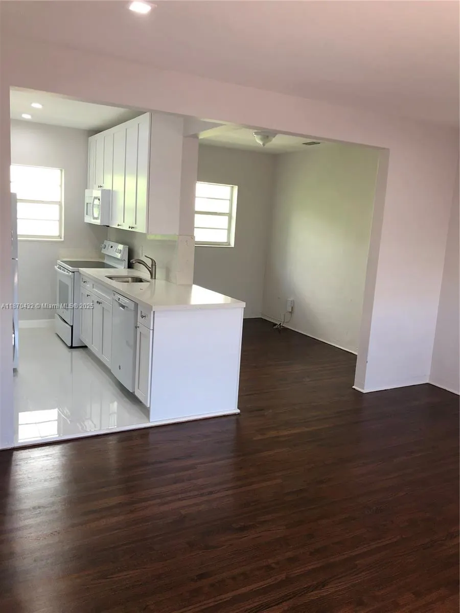 110 Zamora Ave, #4