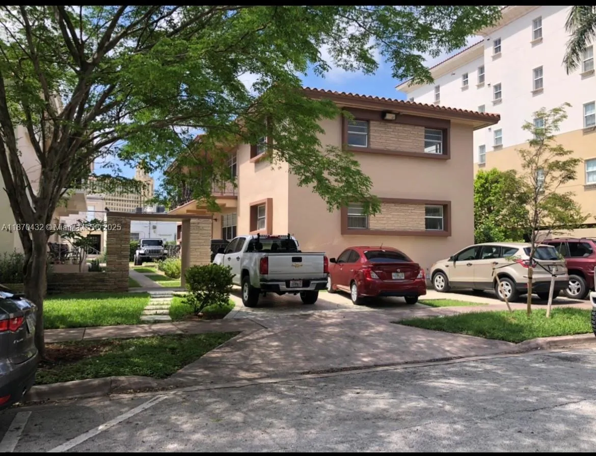 110 Zamora Ave, #4