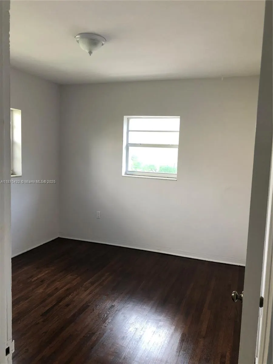110 Zamora Ave, #4