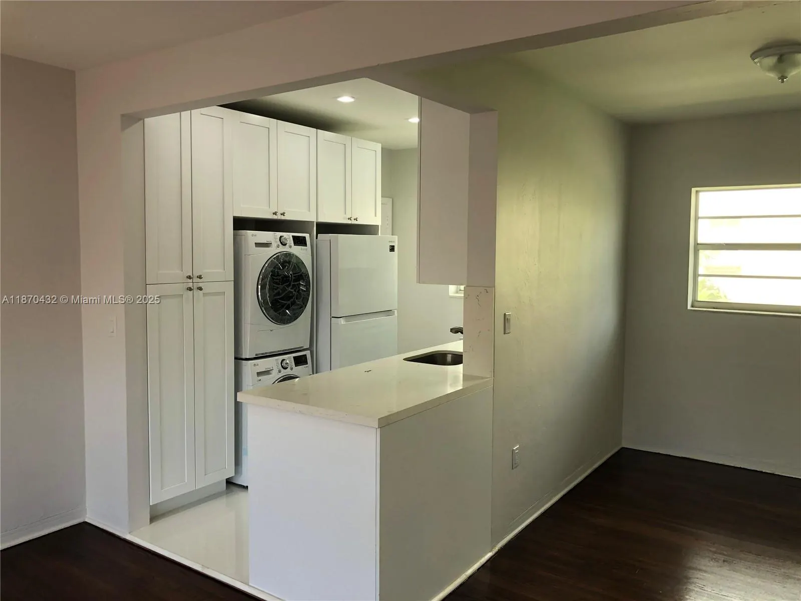 110 Zamora Ave, #4
