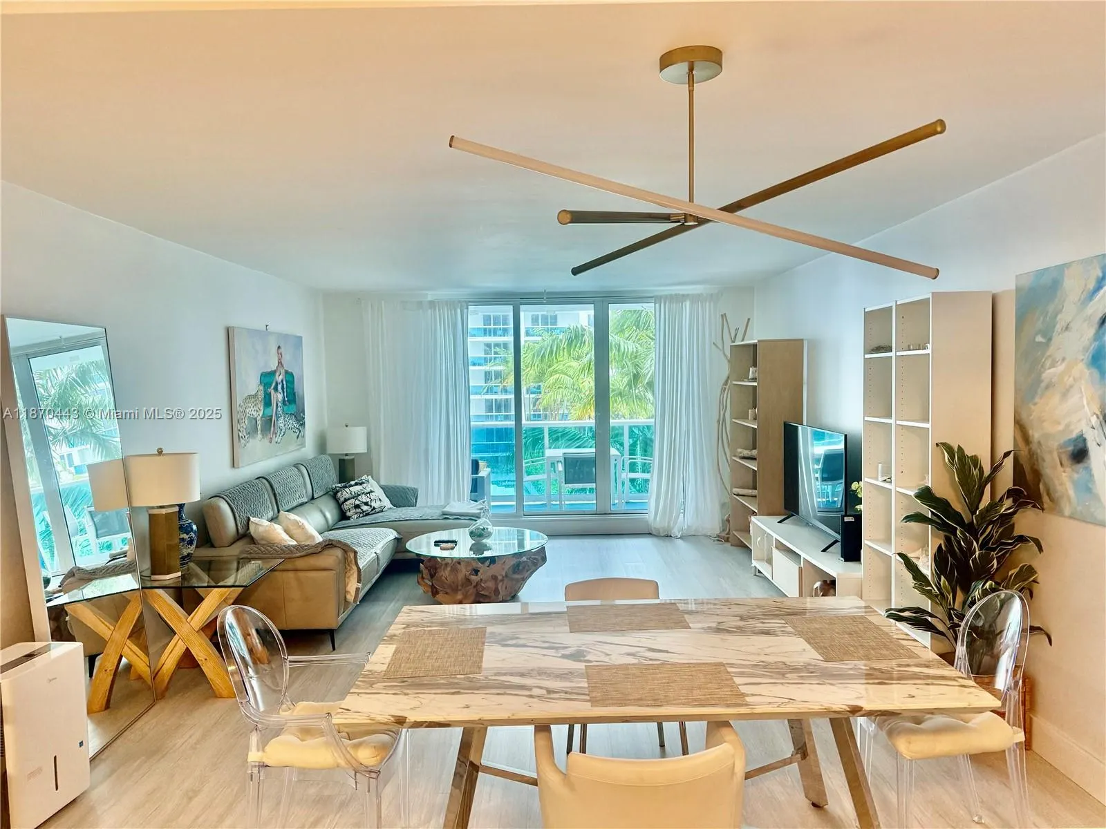 2301 Collins Ave, #619