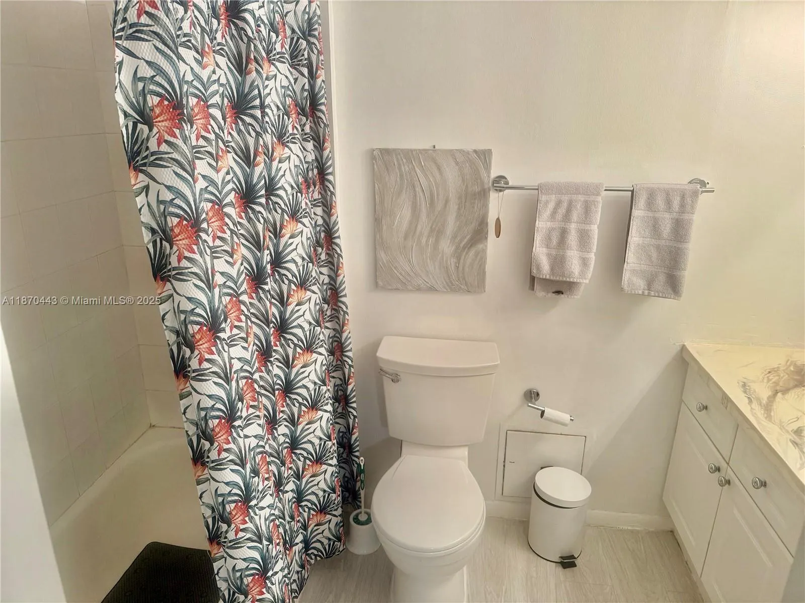 2301 Collins Ave, #619