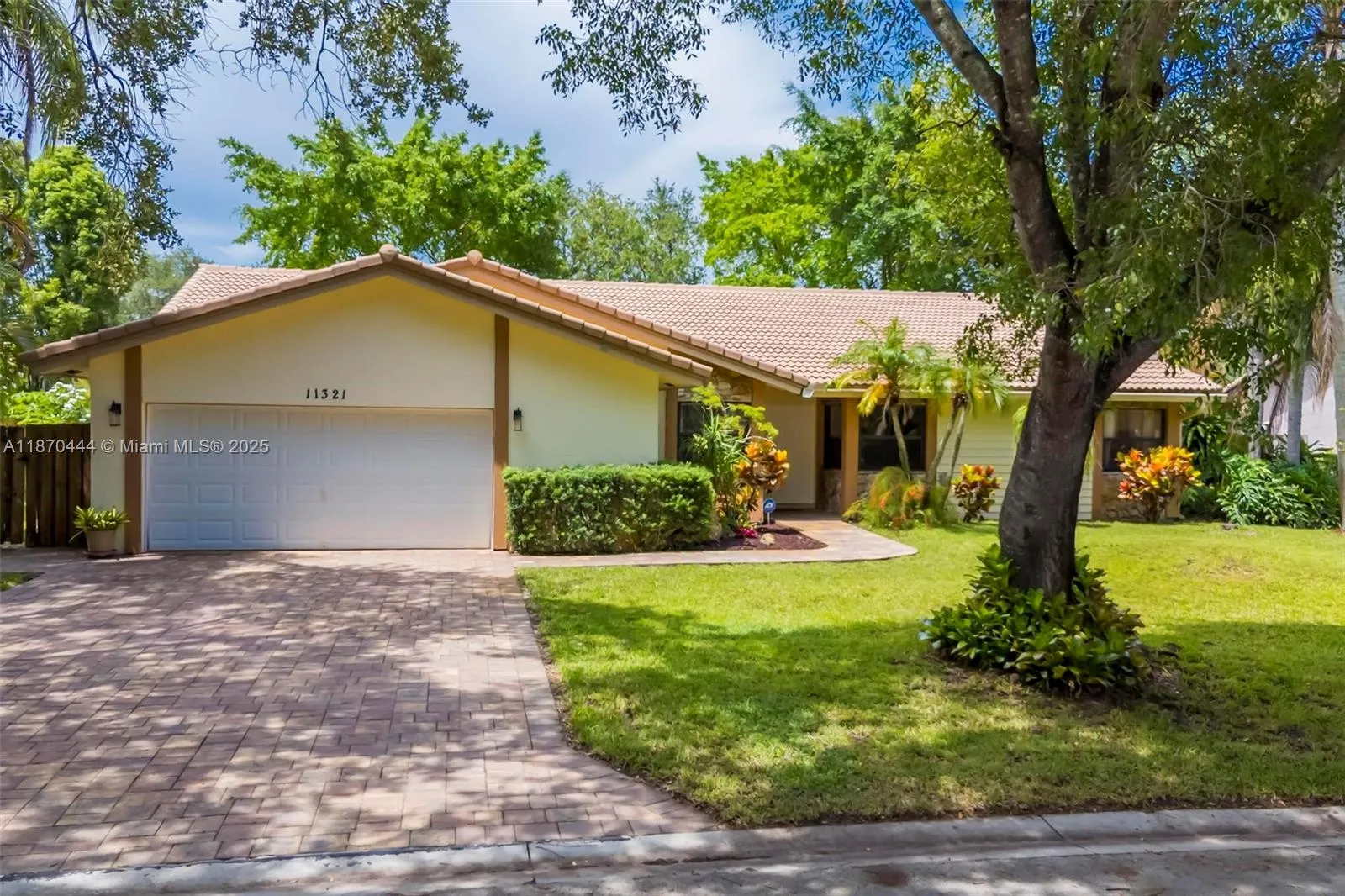 11321 NW 1st Ct